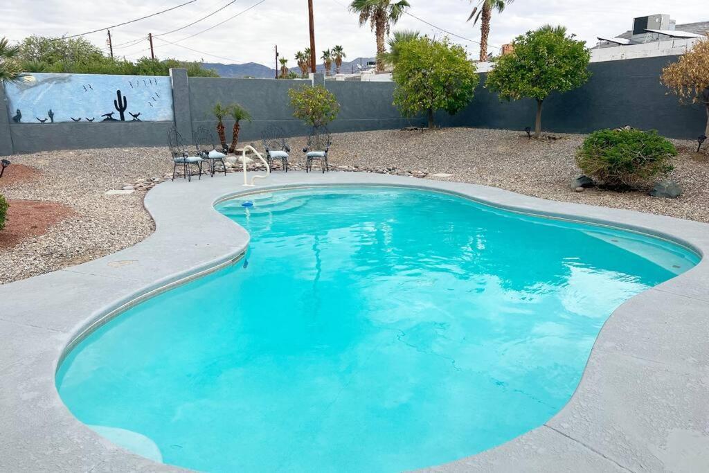 Spacious Getaway! Pool, Spa, Sleeps 9 레이크 하바슈 시티 외부 사진