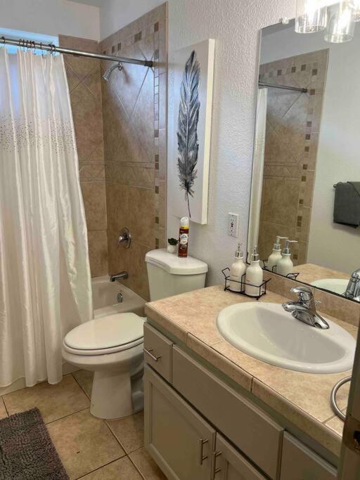 Spacious Getaway! Pool, Spa, Sleeps 9 레이크 하바슈 시티 외부 사진