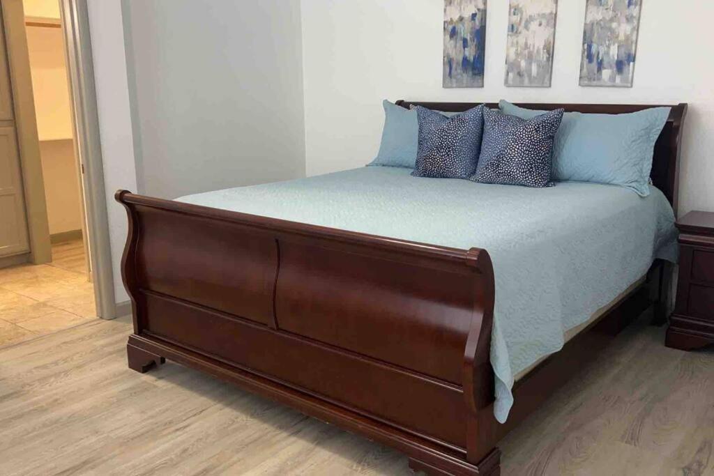 Spacious Getaway! Pool, Spa, Sleeps 9 레이크 하바슈 시티 외부 사진