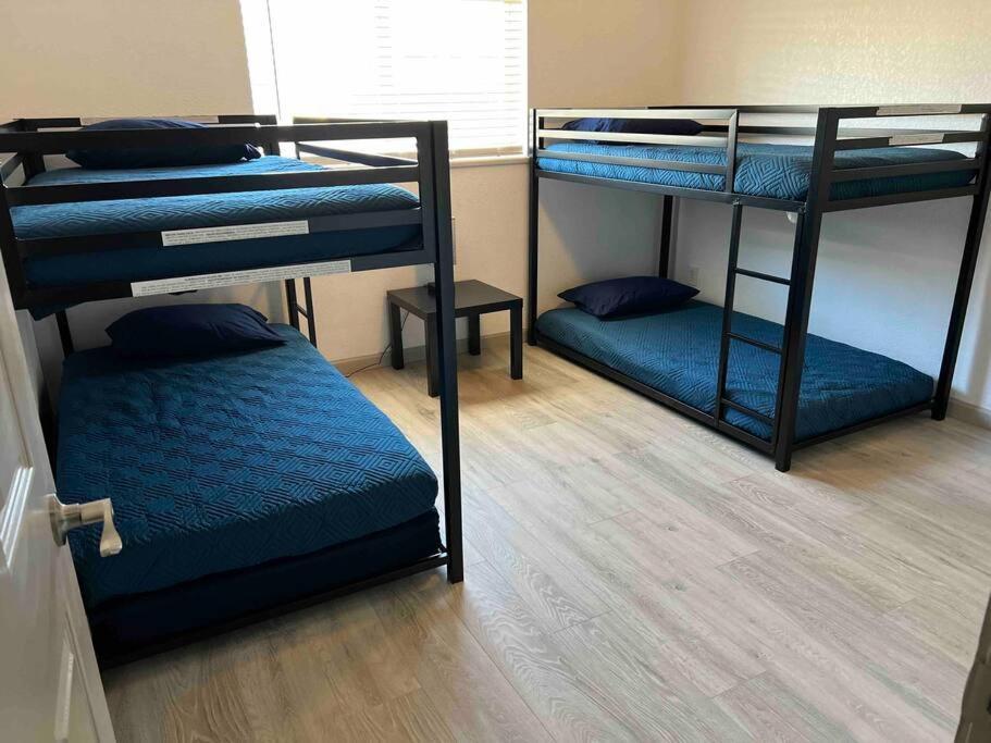 Spacious Getaway! Pool, Spa, Sleeps 9 레이크 하바슈 시티 외부 사진